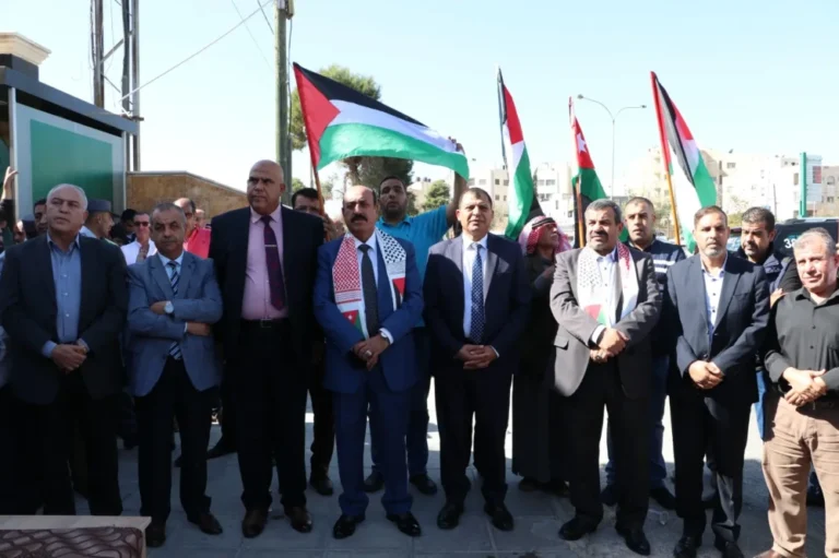 متقاعدين العسكريين